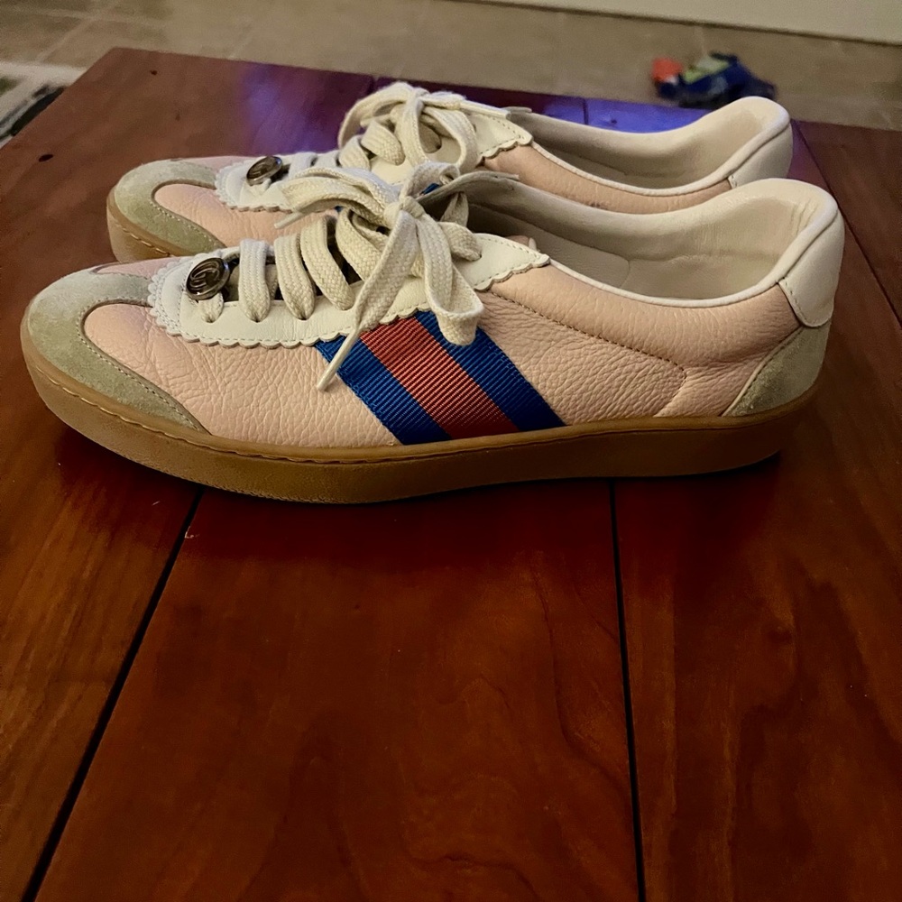Sale!!!  Gucci Light Pink and Blue Leather Sneakers—Great condition! - Picture 3 of 10